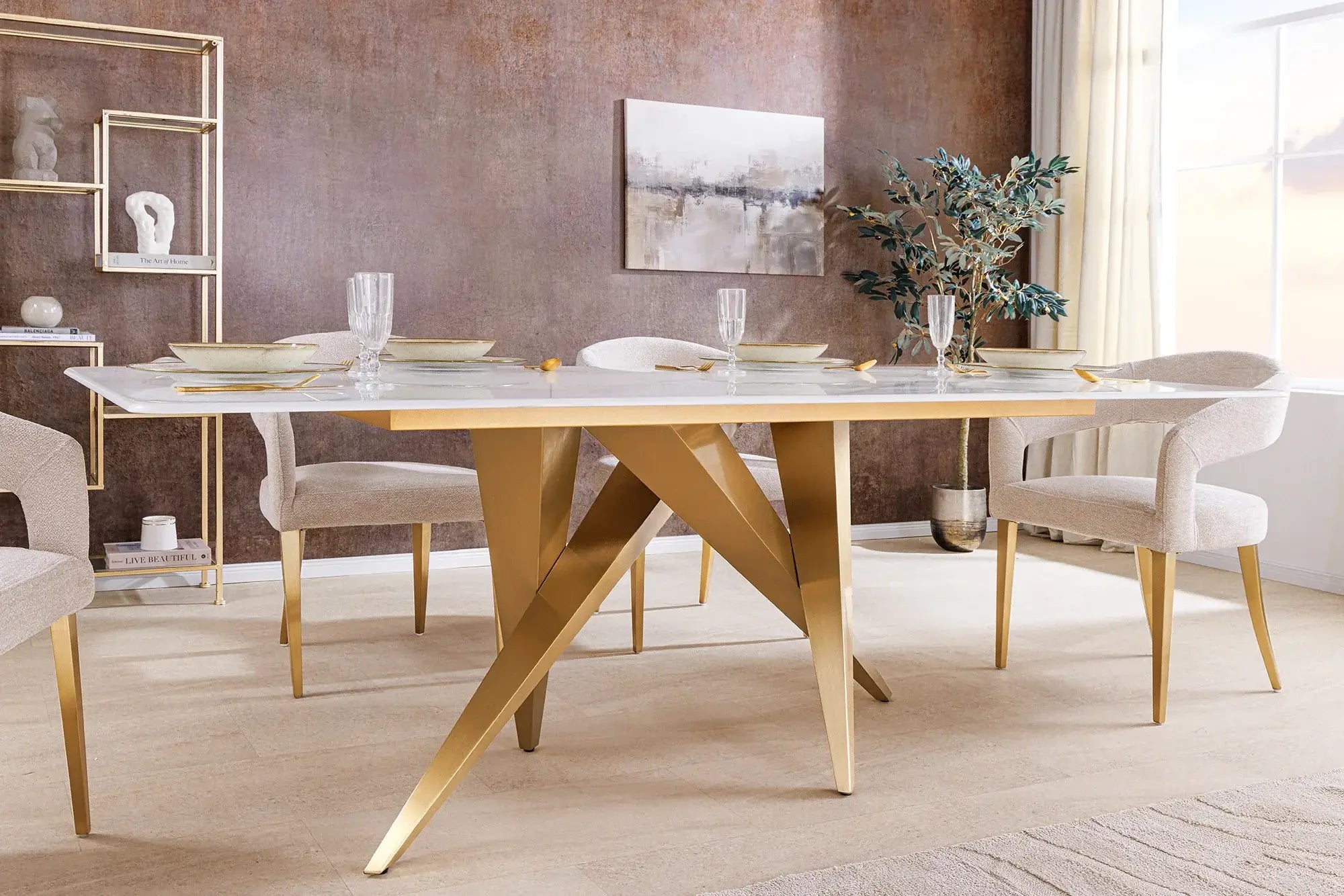 Nowoczesny stół glamour z białym ceramicznym blatem i złotą geometryczną podstawą – elegancja do jadalni i salonu