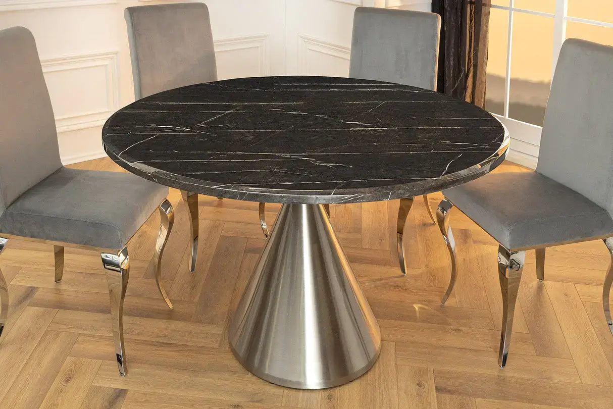 Okrągły stół 130 cm z marmurowym blatem i chromowaną stożkową podstawą – elegancki mebel glamour