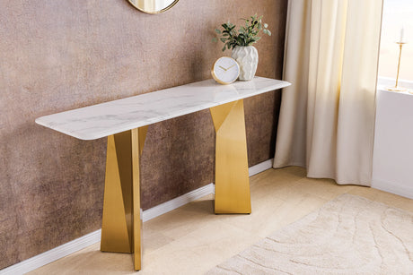 Konsola z białym marmurowym blatem i złotą geometryczną podstawą