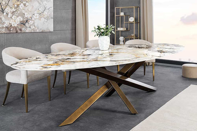 Stół z ceramicznym blatem , metalowa złota podstawa, elegancki do jadalni.