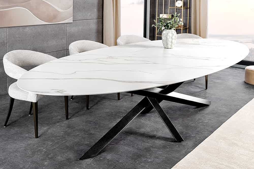 Stół z ceramicznym blatem , metalowa czarna podstawa, elegancki do jadalni.