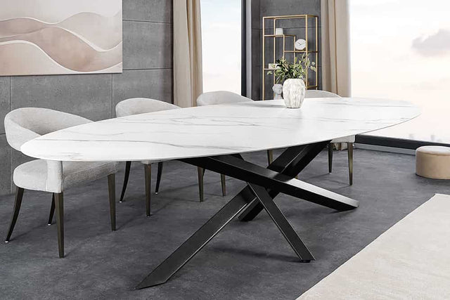 Stół z ceramicznym blatem , metalowa czarna podstawa, elegancki do jadalni.