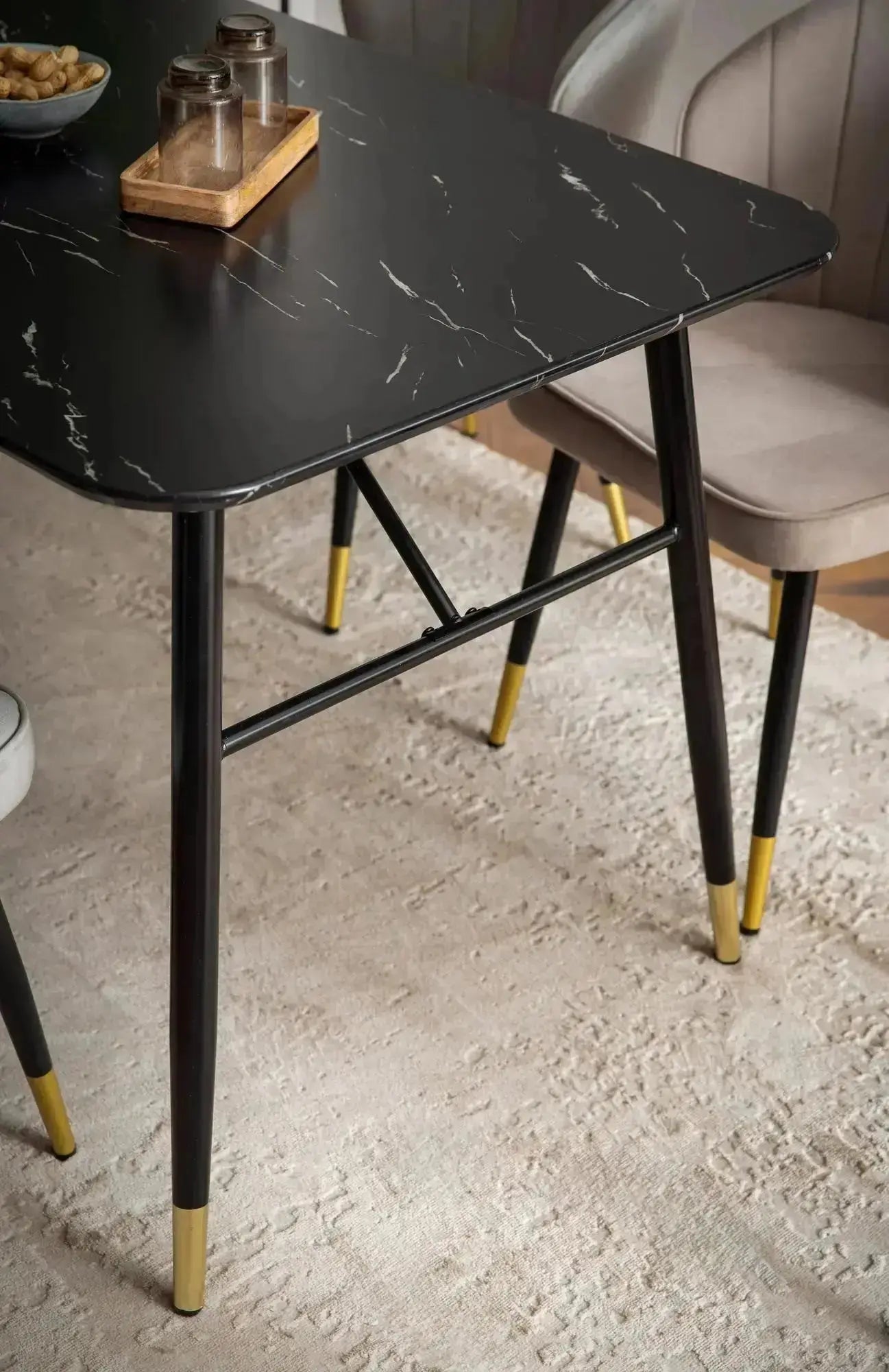 STÓŁ DO JADALNI WOHNLING OPTYKA CZARNY MARMUR 120 CM / WL6.956 Invicta Interior