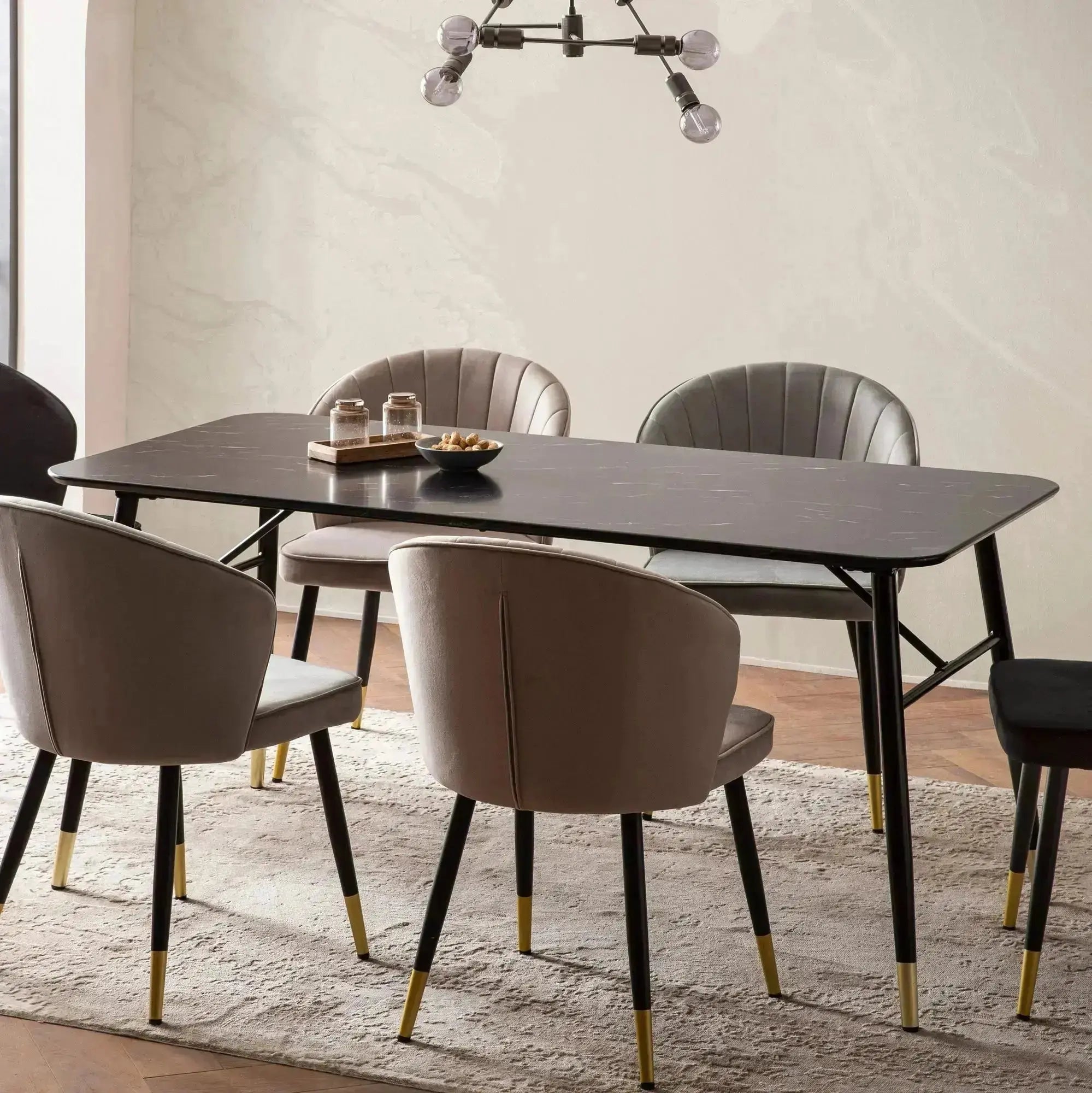 STÓŁ DO JADALNI WOHNLING OPTYKA CZARNY MARMUR 120 CM / WL6.956 Invicta Interior