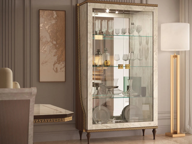 Włoska witryna Arredoclassic Romantica optyka marmur Carrara,orzech,  szklane drzwiczki i złote uchwyty