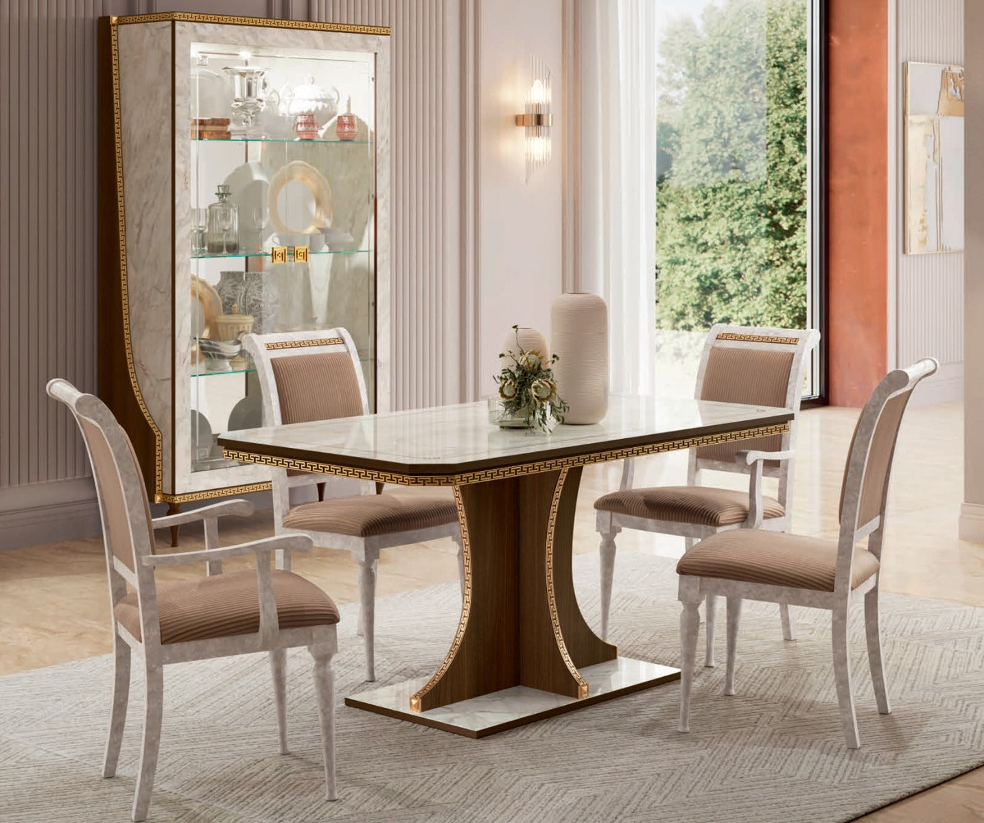 Włoski stół do jadalni Arredoclassic Romantica optyka  marmur Carrara i orzech, ze złotymi detalami i motywem meandra