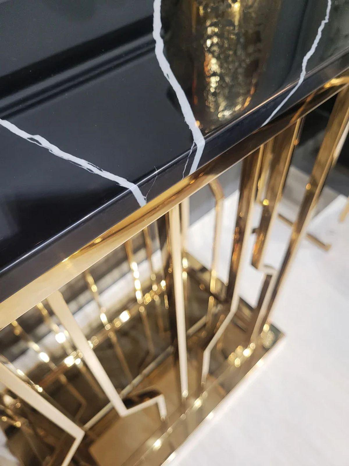 KONSOLA GROSSE LE MANS CZARNY SYNTETYCZNY MARMUROWY BLAT / ZŁOTA PODSTAWA / ART