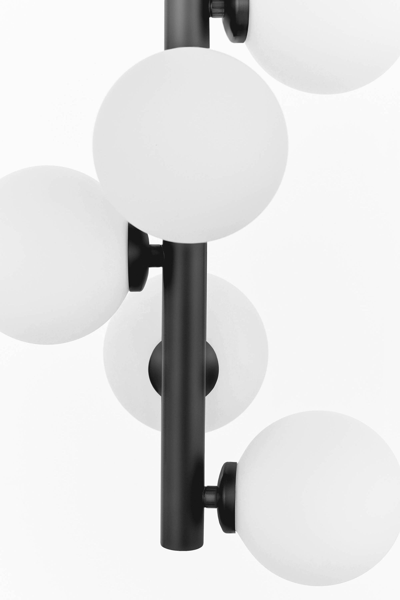 NOWOCZESNA LAMPA SUFITOWA CZARNA PETRICA W7