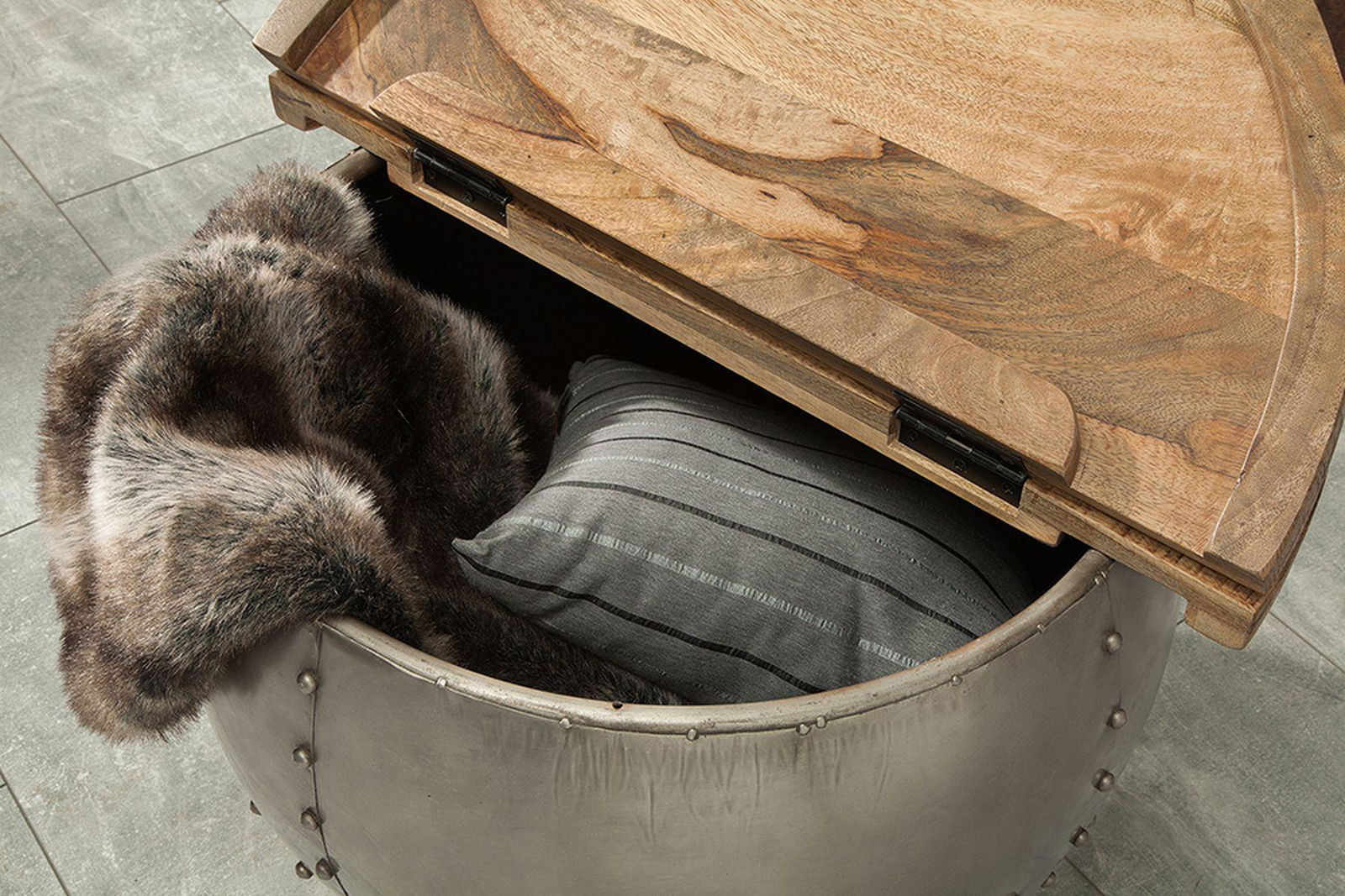 STOLIK DRUMP STORAGE / 38949 / INVICTA INTERIOR