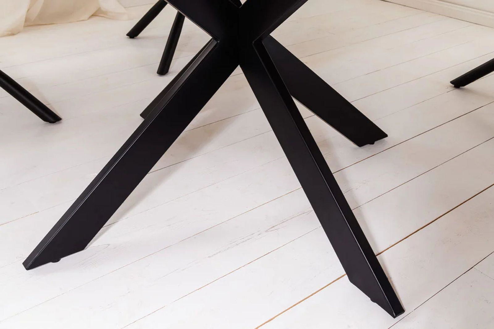 STÓŁ DO JADALNI GALAXY AKACJA OKRĄGŁY Ø 130 CM / 42373 / INVICTA INTERIOR