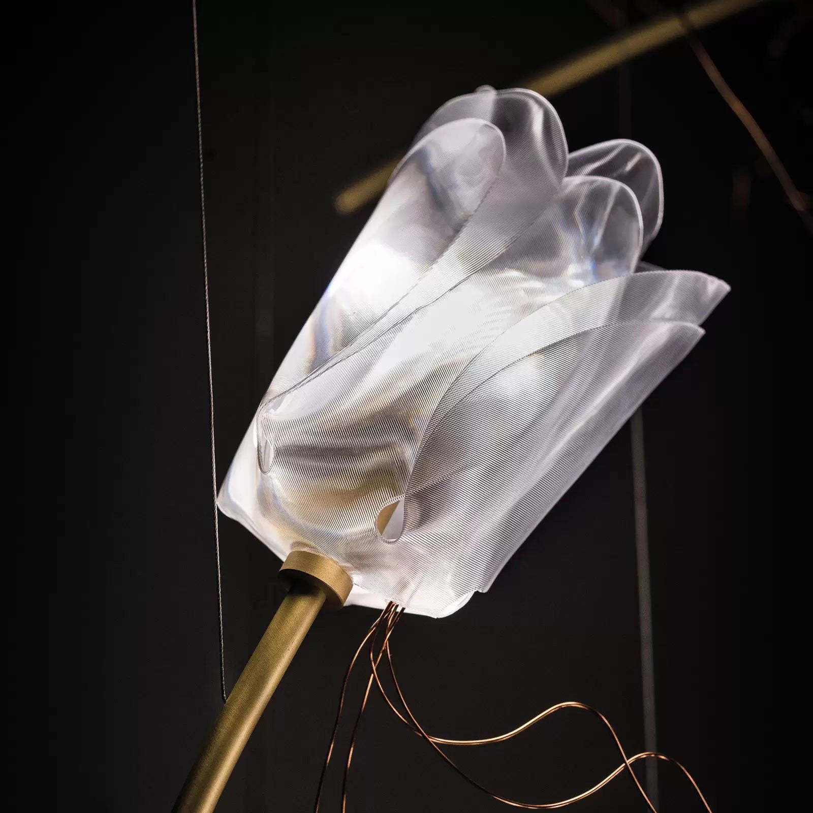 Slamp Tulip 14 lampa wisząca LED mosiądz kątowa