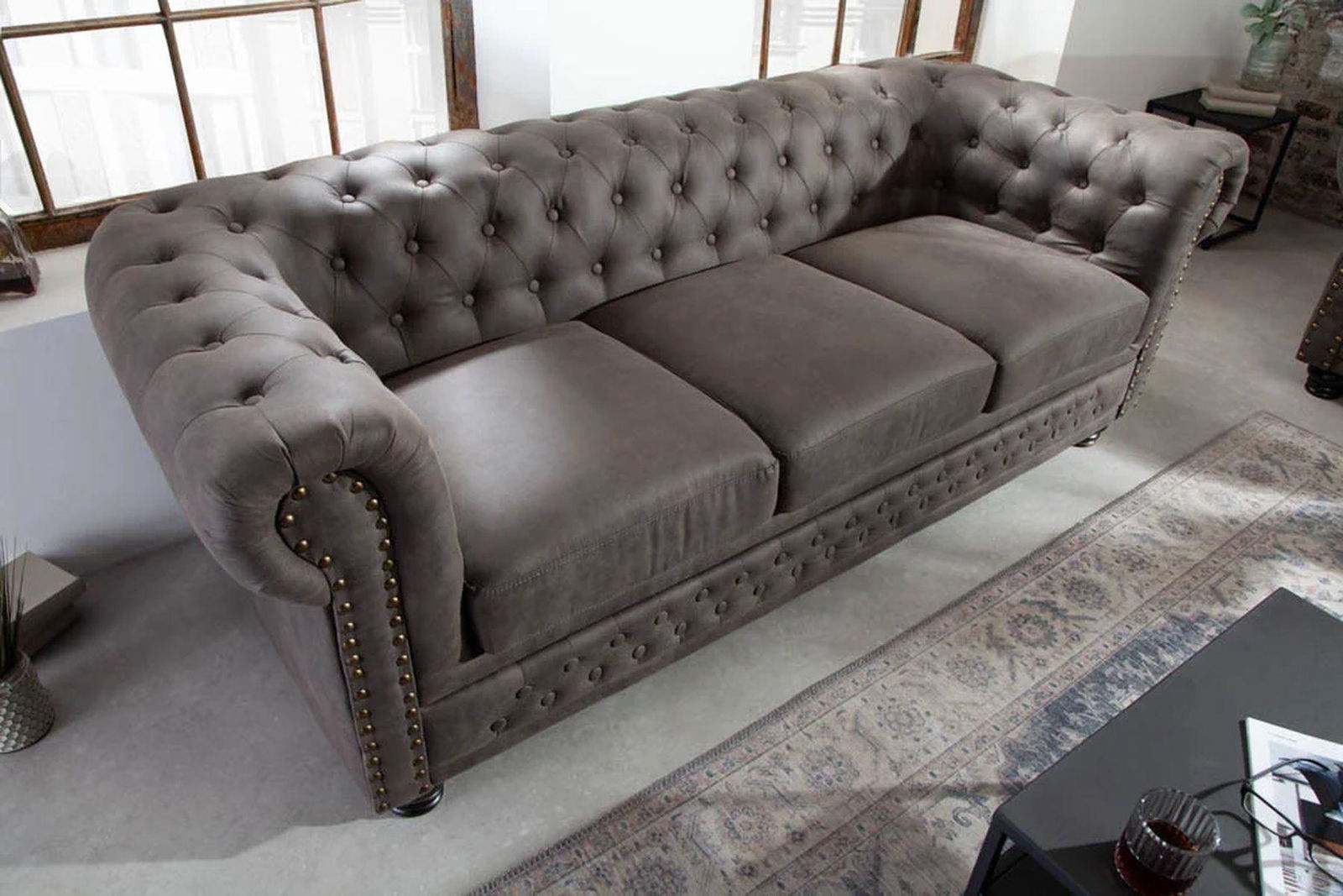 Sofa Chesterfield  3 osobowa  szara / 40517 / INVICTA INTERIOR