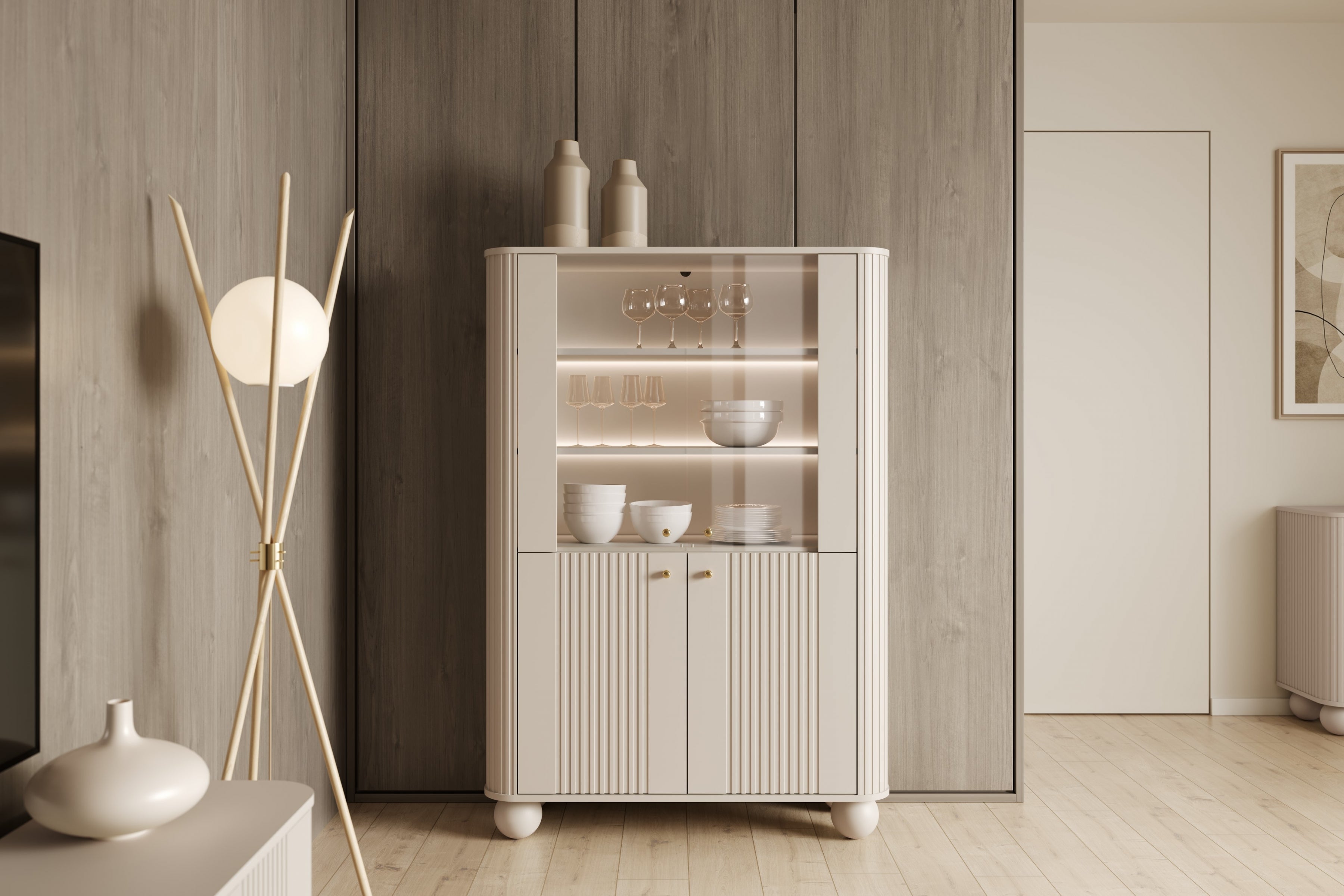 Beżowa witryna Vesper z ryflowanymi frontami, podświetleniem LED – elegancki mebel do salonu i jadalni.