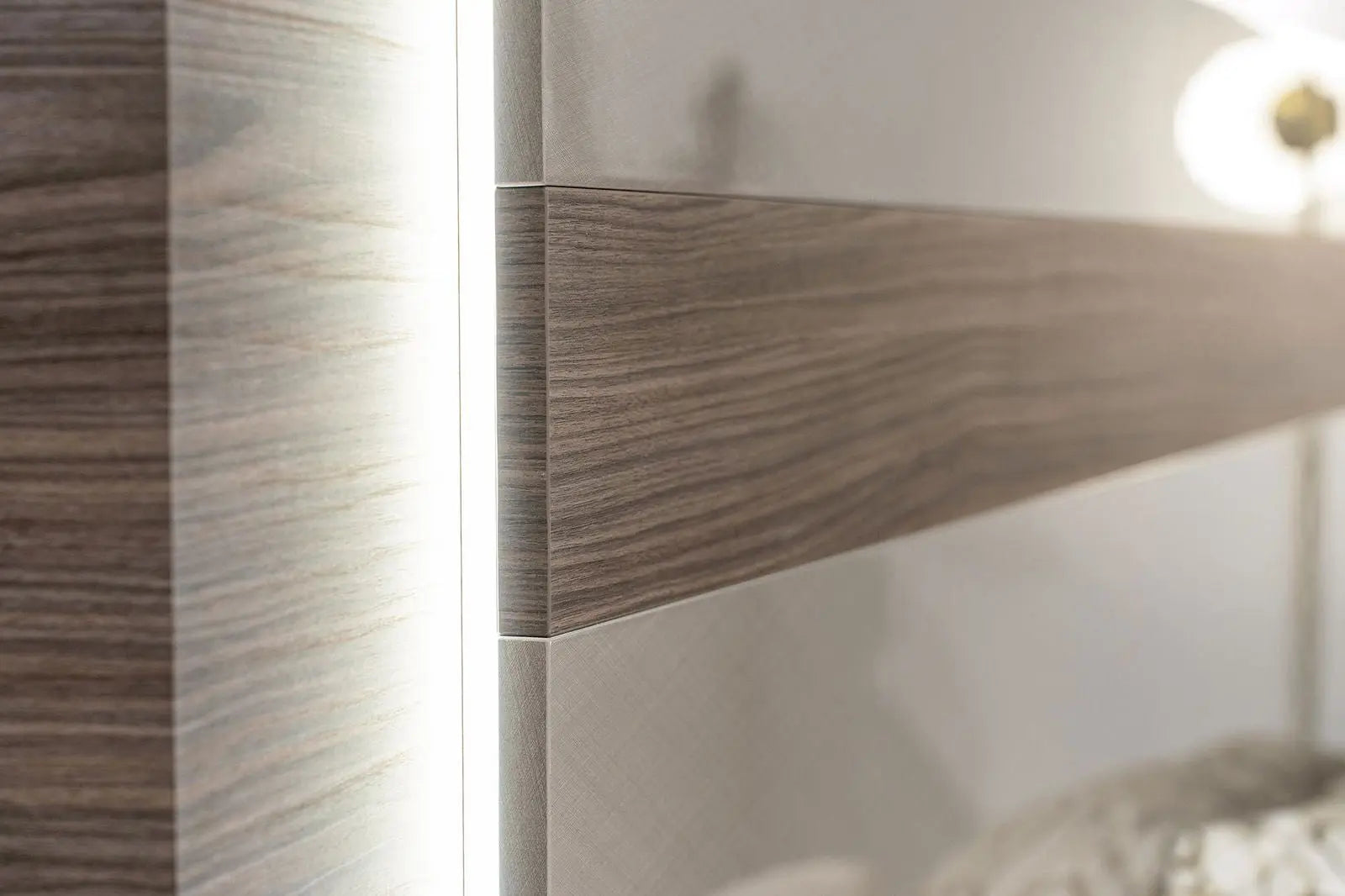 Włoska szafa 5 drzwiowa Nora Status Italy