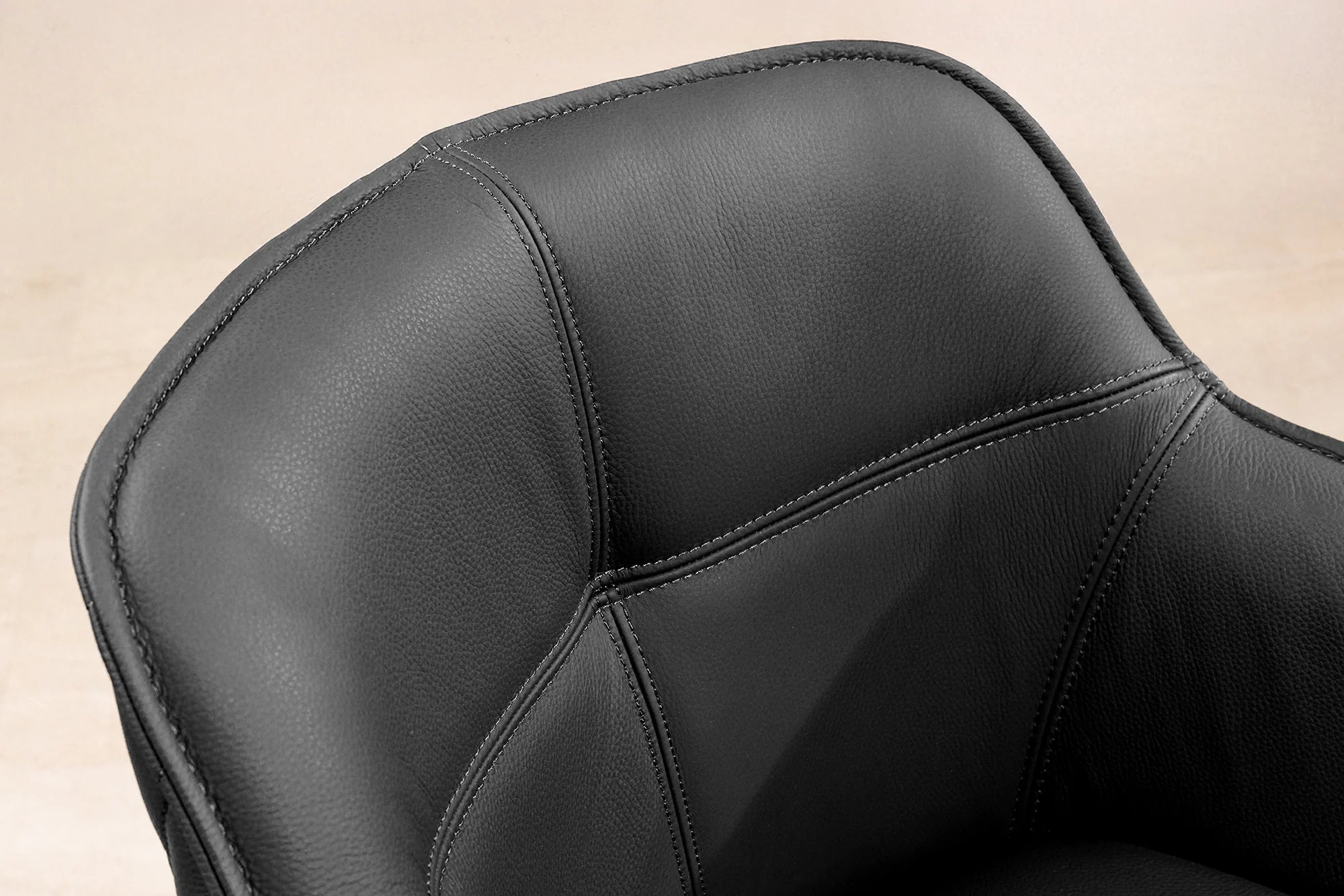 KRZESŁO EUPHORIA CZARNA SKÓRA OBROTOWE 180 / 45859 / INVICTA INTERIOR - Meblowy Sklep Internetowy Inventio