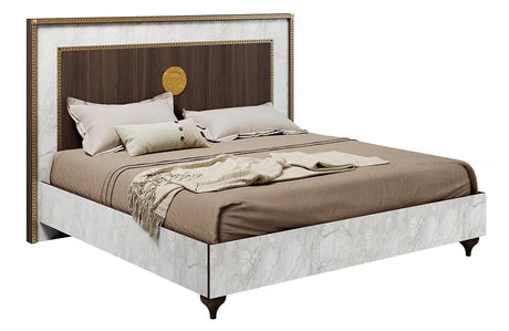 Włoskie łóżko Arredoclassic Romantica optyka marmuru Carrara i drewna orzechowego, ze złotymi zdobieniami i dekoracyjnym wezgłowiem