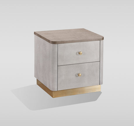 Szafka nocna Stilig beżowo-szara z ekoskóry, na złotej podstawie z blatem z jesionu.