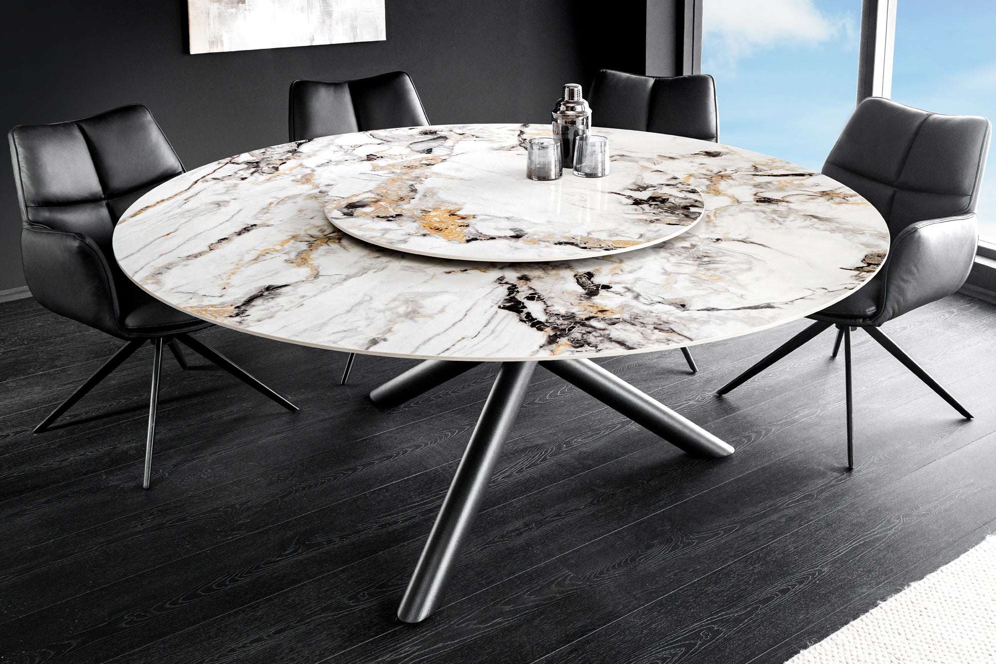 Nowoczesny stół z marmurowym ceramicznym blatem, obrotową płytą i metalową podstawą idealny do jadalni 