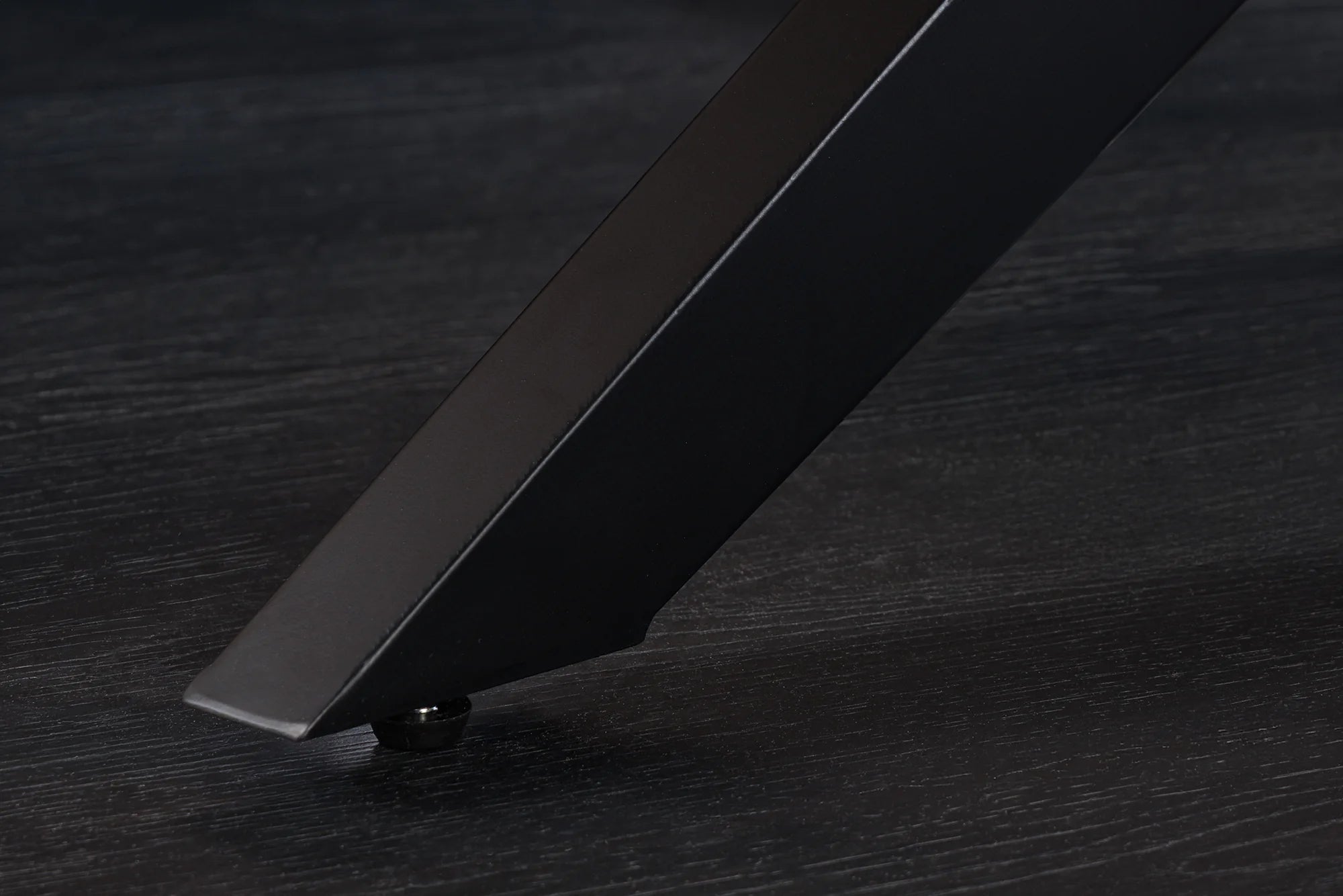 Stół blat optyka dąb, czarna metalowa podstawa w kształcie gwiazdy, styl industrialny