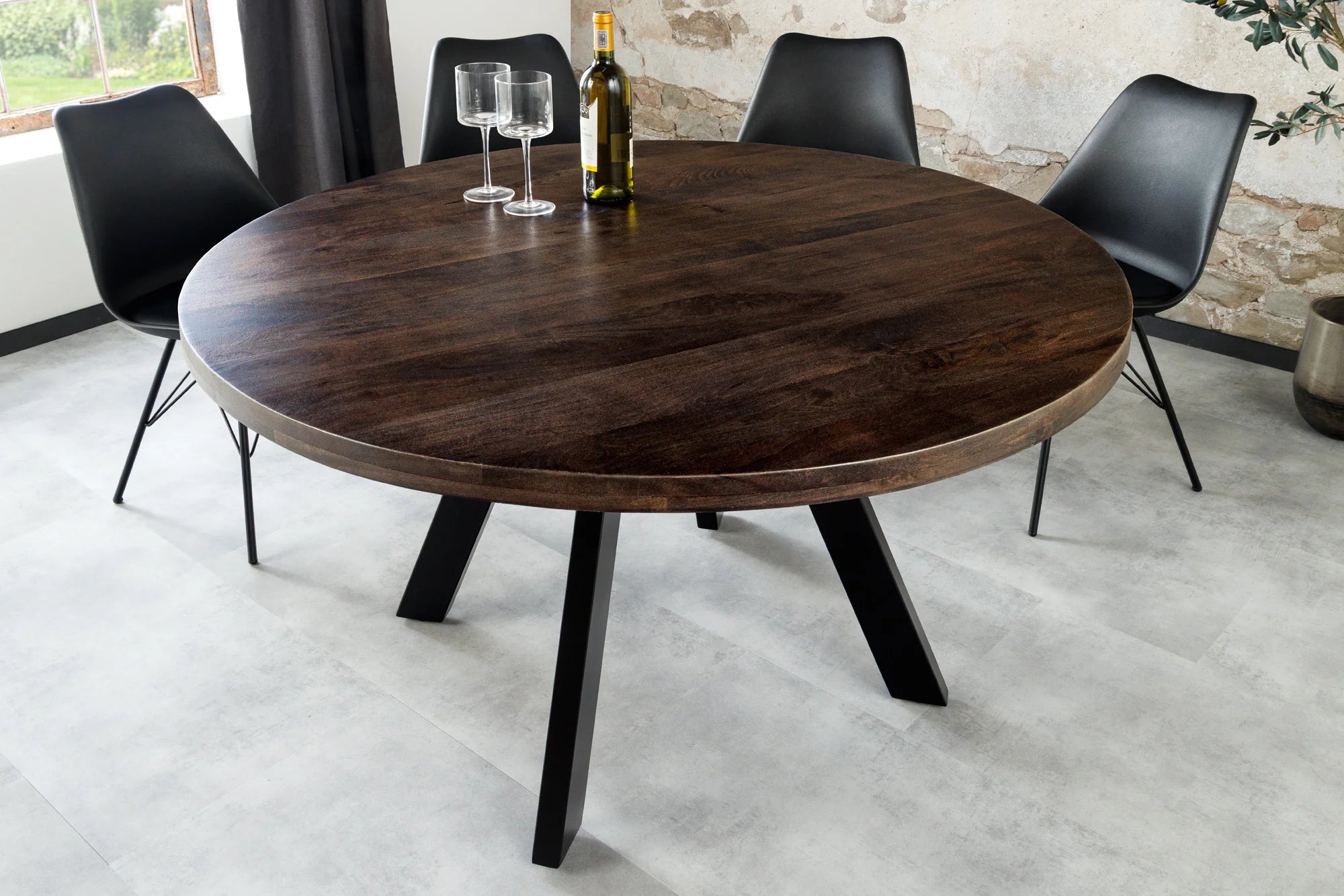 Okrągły stół z lakierowanego drewna mango brązowy na czarnych metalowych nogach malowanych proszkowo