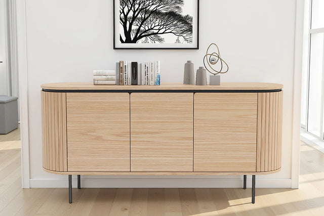 Elegancka komoda MDF z naturalnym fornirem dębowym.