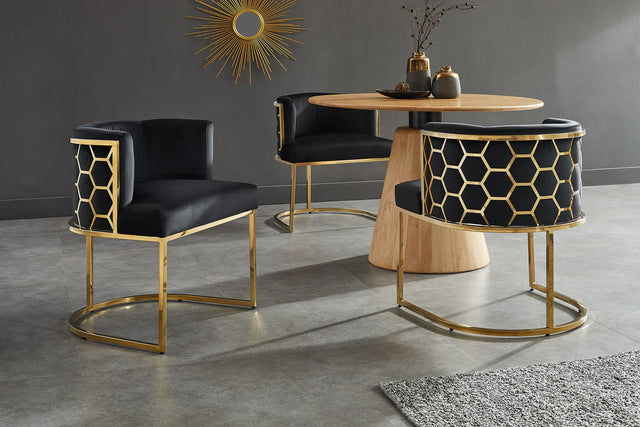 Krzesło z aksamitu na złotych nogach z dekoracją plastra miodu i oparciem w stylu glamour