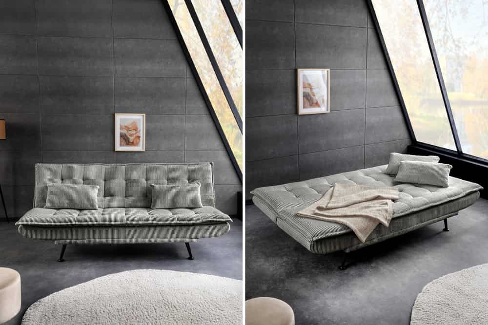 Sofa rozkładana w sztruksie z poduszkami, system klik-klak, metalowe nóżki, stelaż sosnowy, funkcja spania