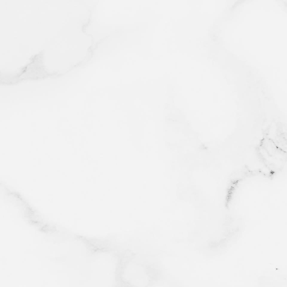 Detal powierzchni stolika Dice w dekorze white marble Carrara