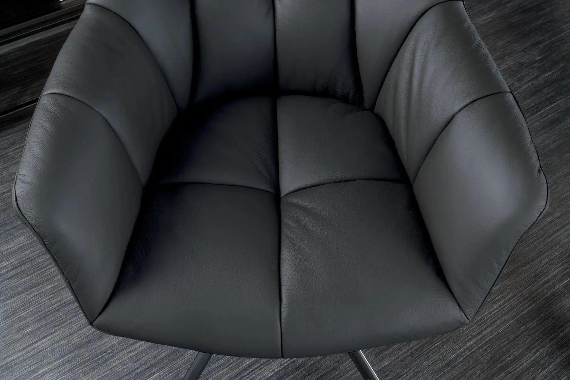 KRZESŁO OBROTOWE PAPILLON CZARNE 44594 / INVICTA INTERIOR Invicta Interior
