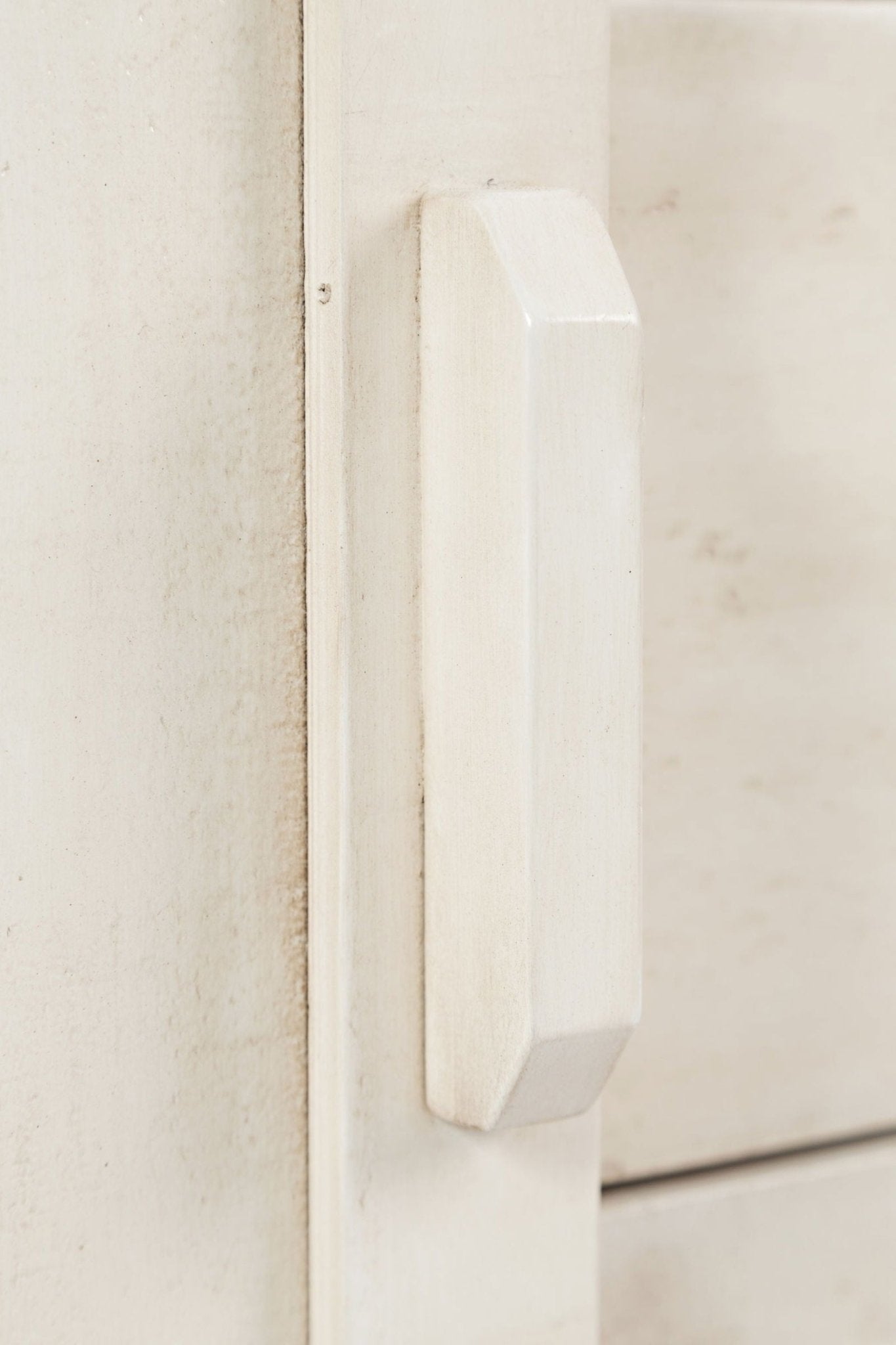 Avola AV1706 - 32 Komoda