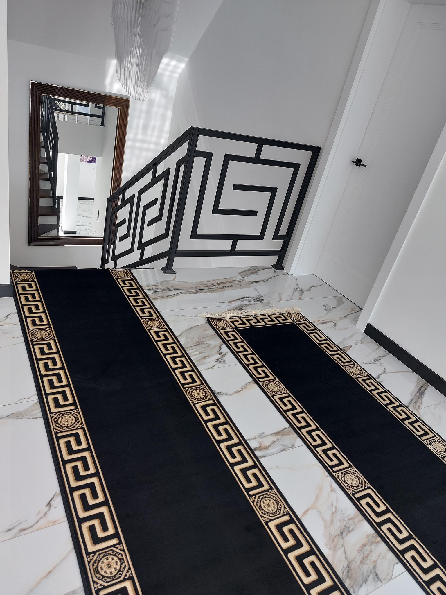 Dywan do holu z meandrem Versace czarny 80/300