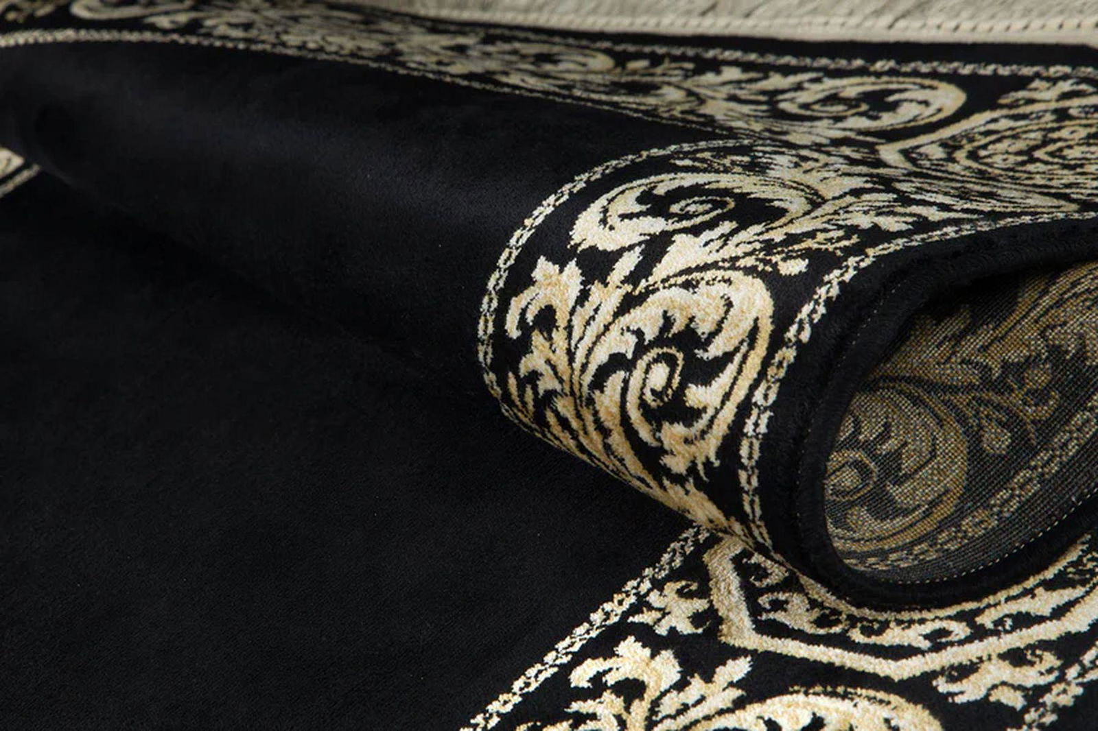 Dywan z meandrem Versace Rococo czarny 200
