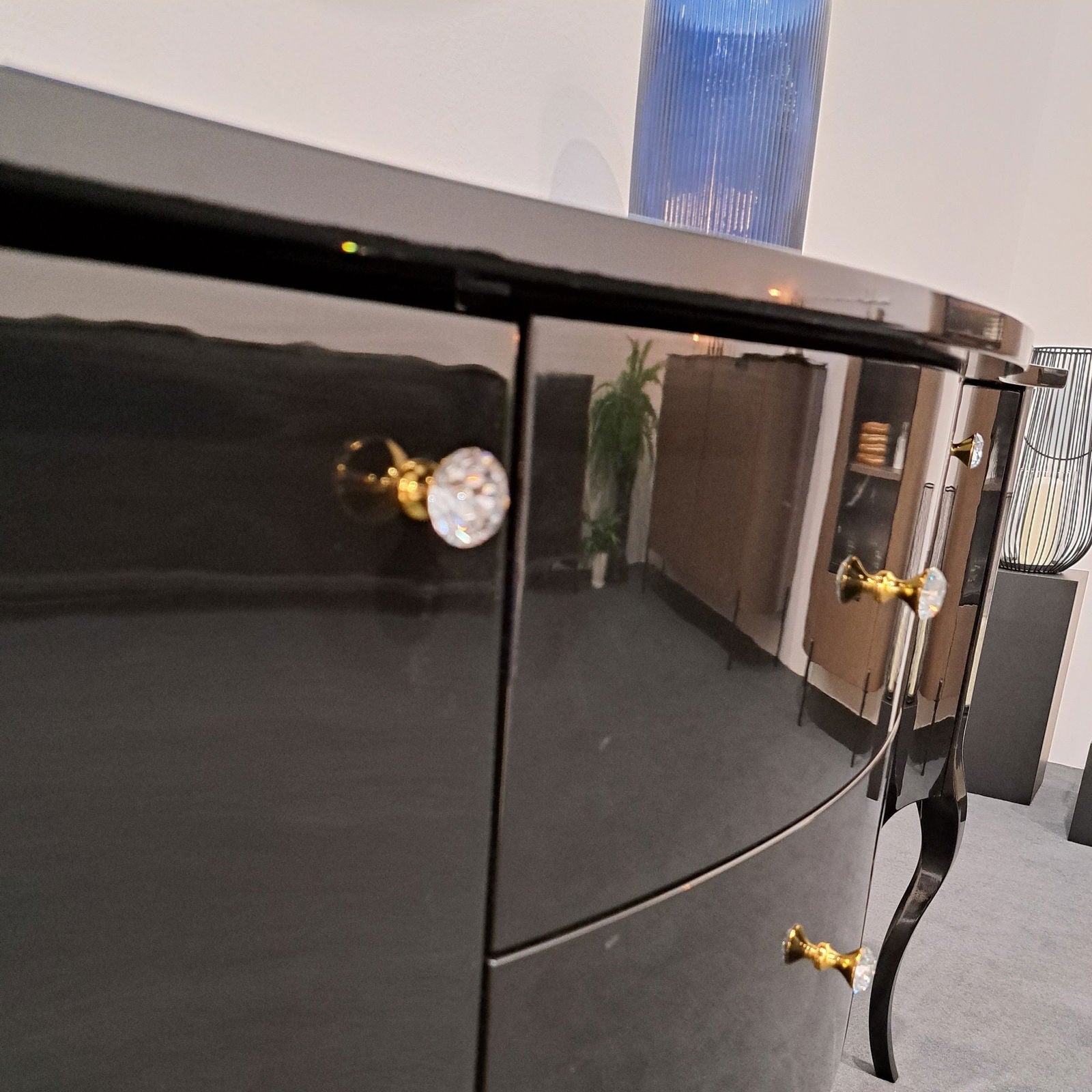 KOMODA RTV BAROCCO NEW BN01 pod TV wisz?
cy POŁYSK