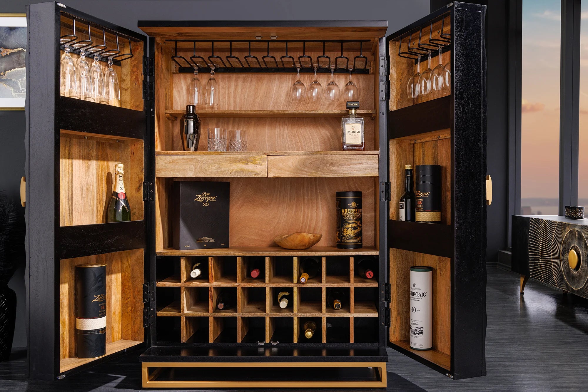 KOMODA SUNSET 140 CM CZARNA / 44252  / INVICTA INTERIOR -  Meblowy Sklep Internetowy Inventio