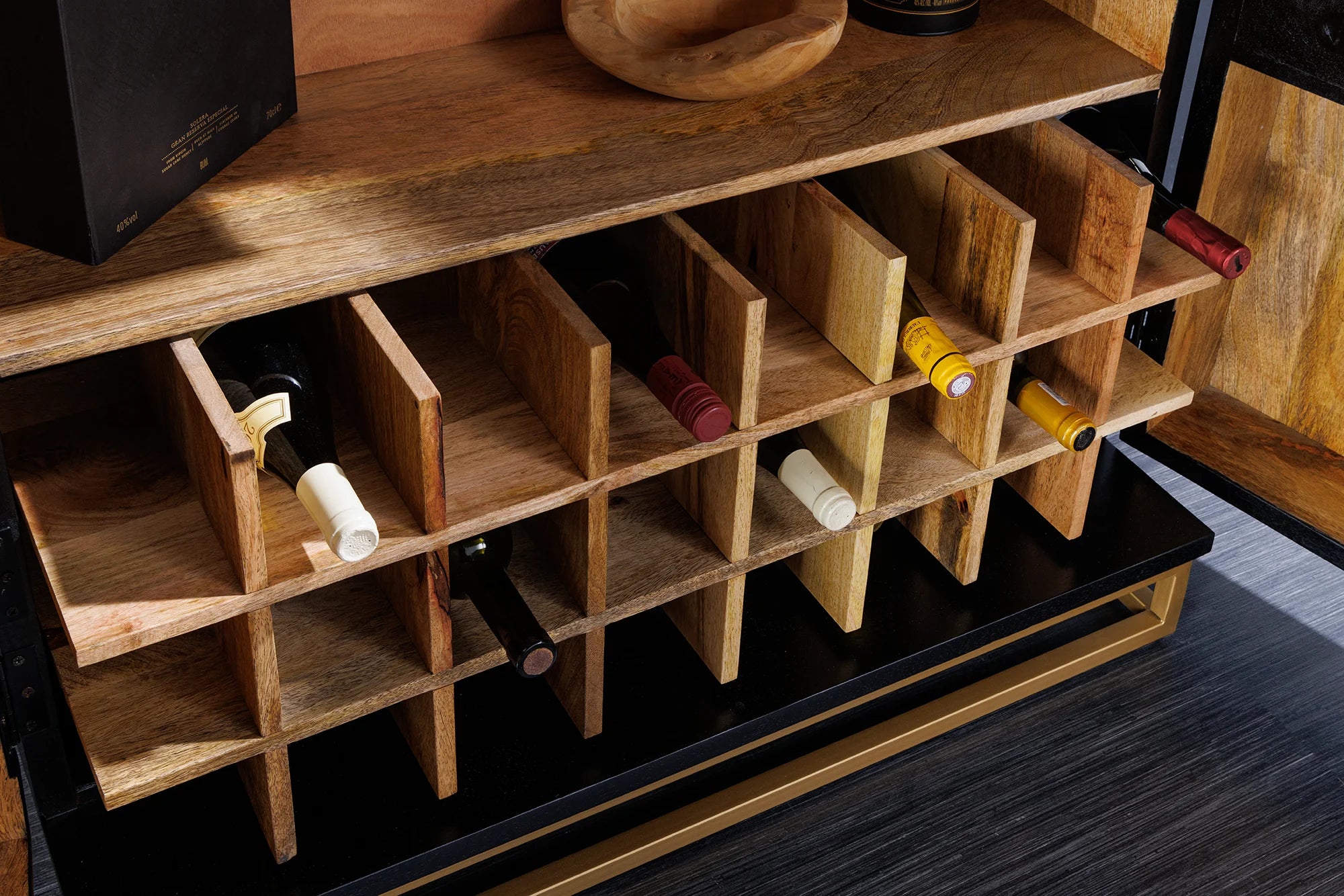 KOMODA SUNSET 140 CM CZARNA / 44252  / INVICTA INTERIOR -  Meblowy Sklep Internetowy Inventio