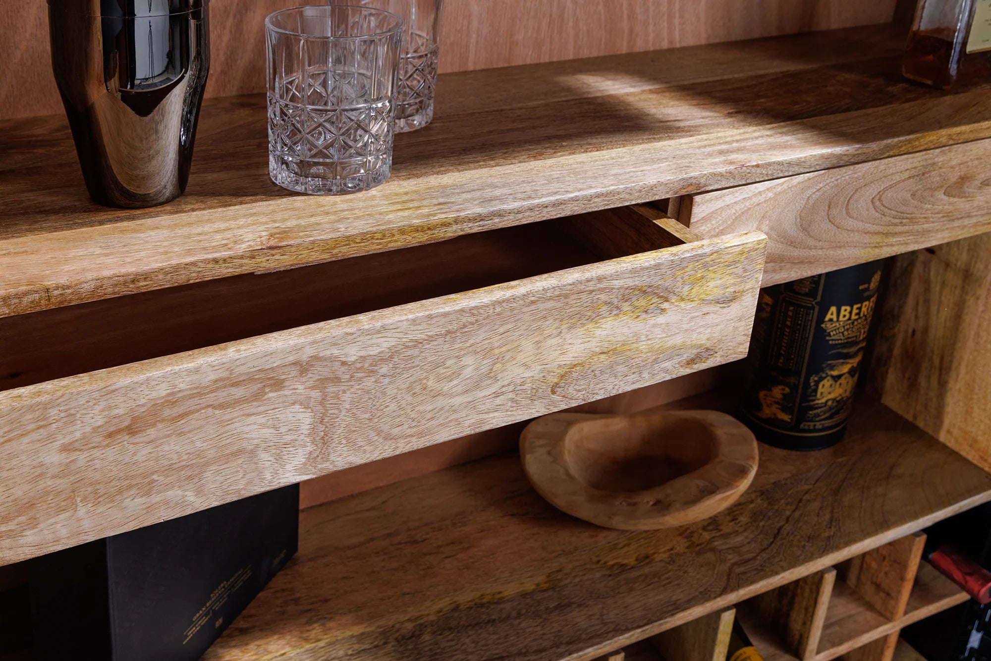 KOMODA SUNSET 140 CM CZARNA / 44252  / INVICTA INTERIOR -  Meblowy Sklep Internetowy Inventio