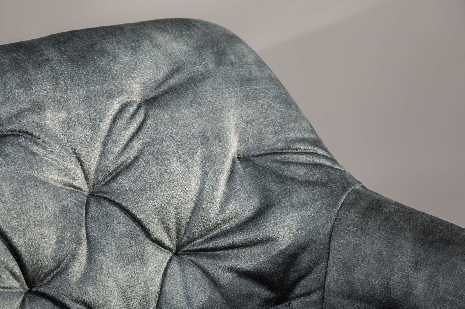 KRZESŁO DUTCH KOMFORT SZARY AKSAMIT / 40304 / INVICTA INTERIOR