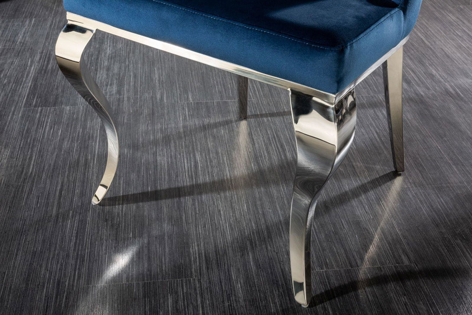 KRZESŁO MODERN BAROCK ROYAL BLUE AKSAMIT / 41505 / INVICTA INTERIOR