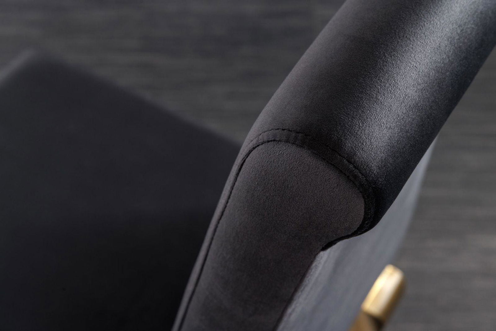 KRZESŁO TAPICEROWANE MODERN BAROCK CZARNY AKSAMIT ZŁOTE NOGI / 42316 / INVICTA INTERIOR