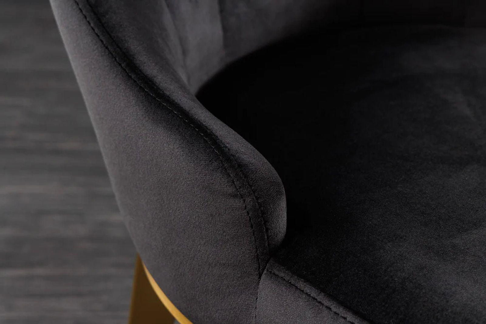 KRZESŁO TAPICEROWANE MODERN BAROCK CZARNY AKSAMIT ZŁOTE NOGI / 42317 / INVICTA INTERIOR