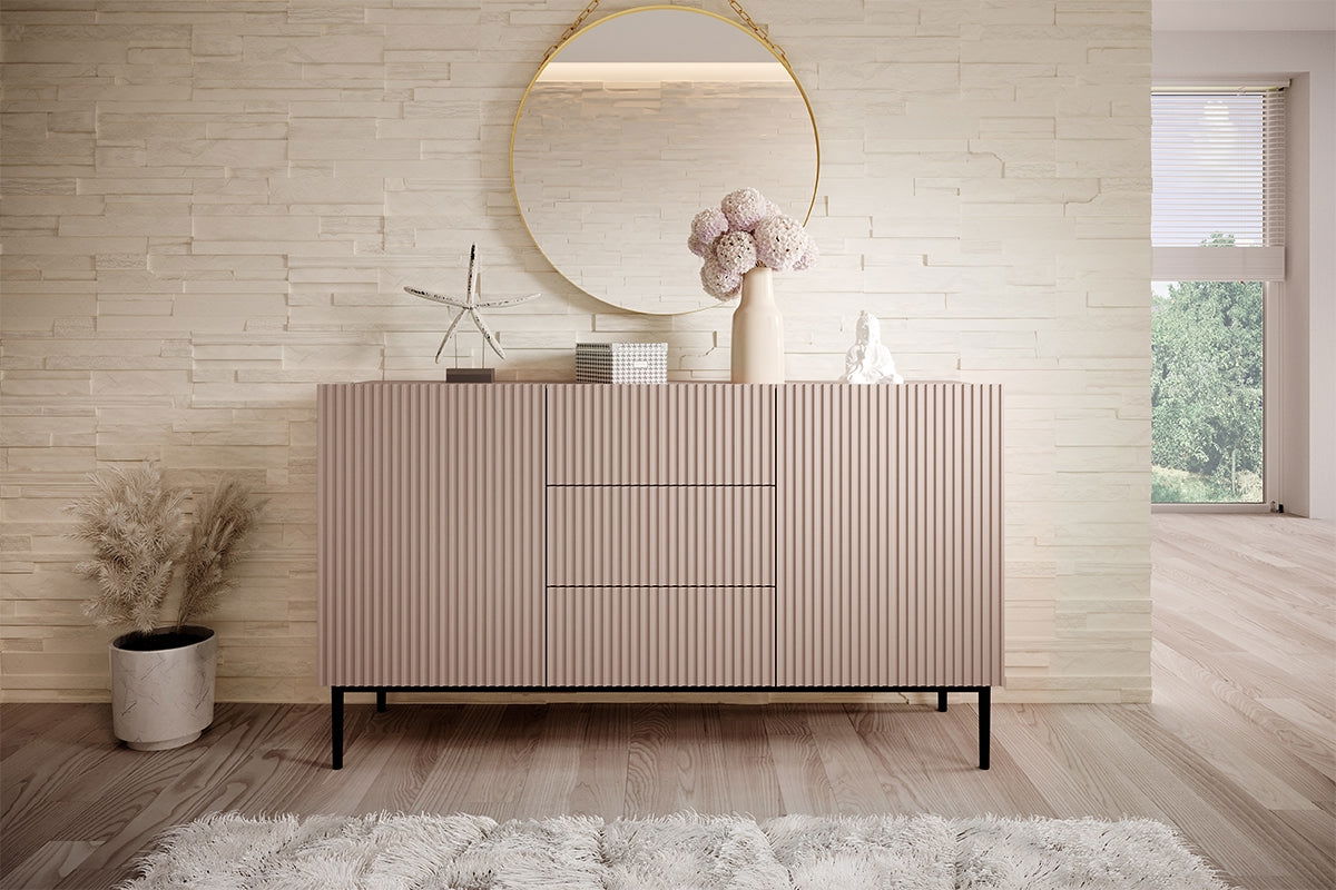 Komoda Nicole 150 cm z szufladami i metalowymi nogami - antyczny róż / czarne nóżki