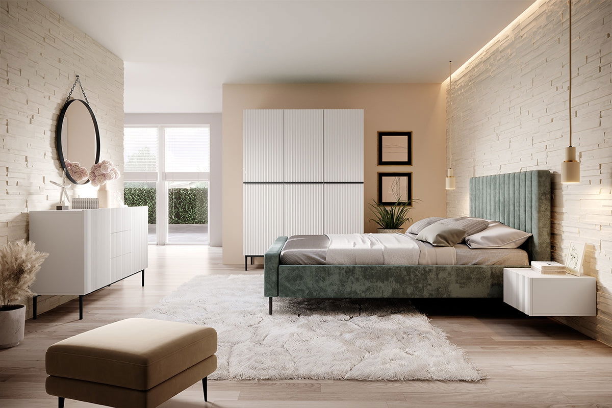 Komoda Nicole 150 cm z szufladami i metalowymi nogami - biały mat / czarne nóżki