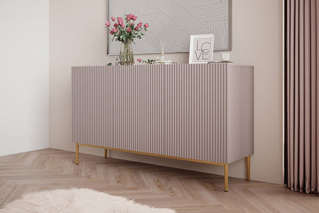 Komoda Nicole z ryflowanym frontem i metalowymi nogami 150 cm - antyczny róż / złote nóżki