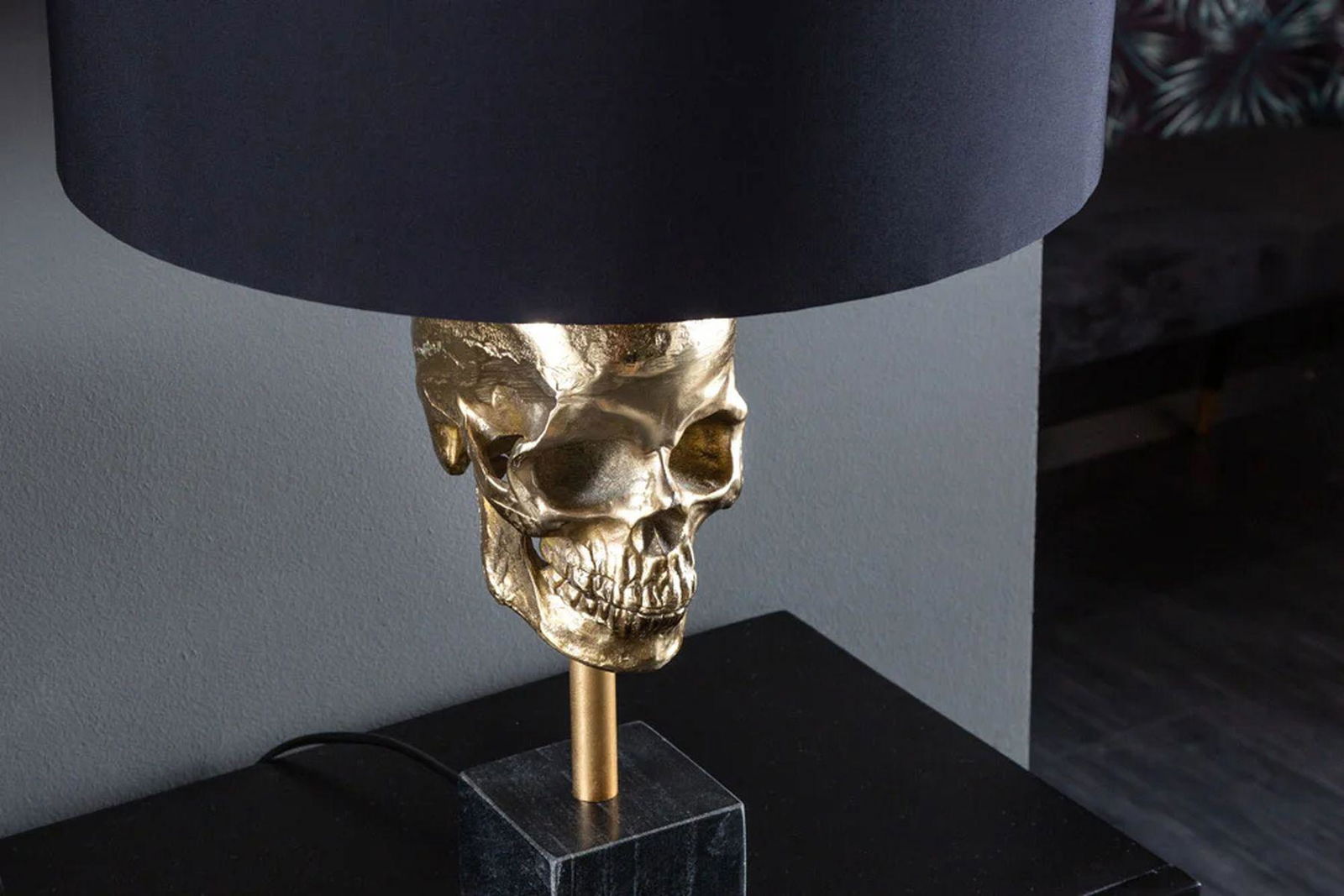 LAMPA STOŁOWA CZASZKA CZARNY / ZŁOTY  / 41529    / INVICTA INTERIOR