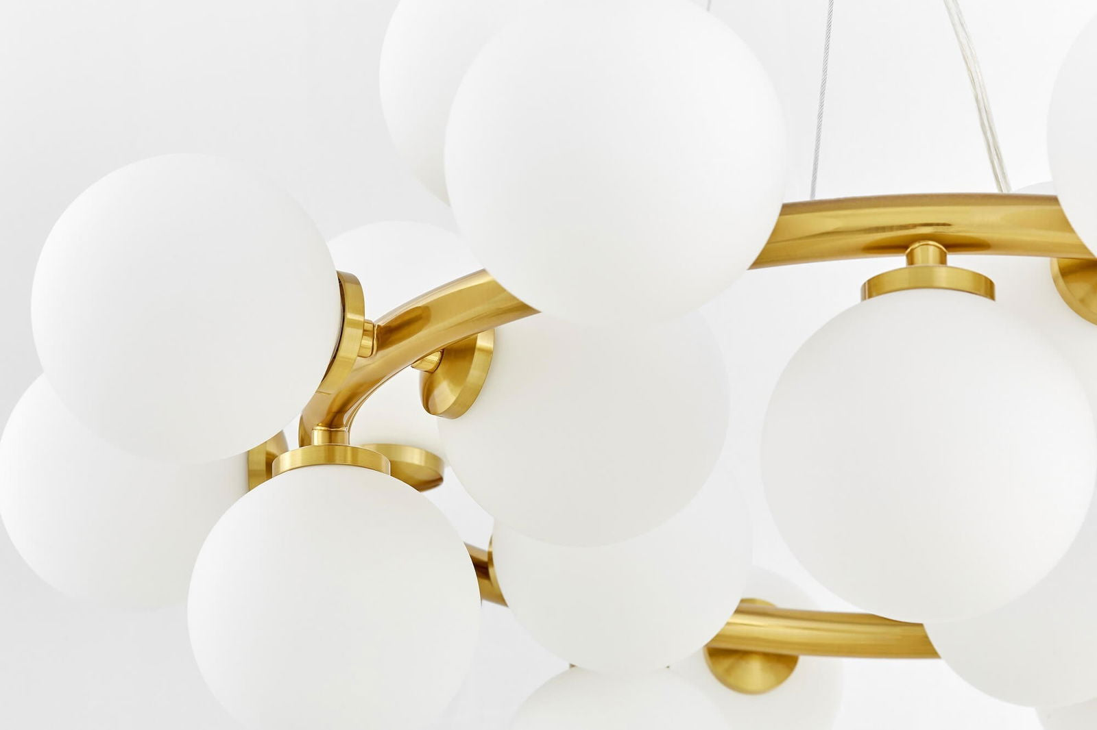 NOWOCZESNA LAMPA WISZĄCA MOSIĘŻNA MARSIADA W40