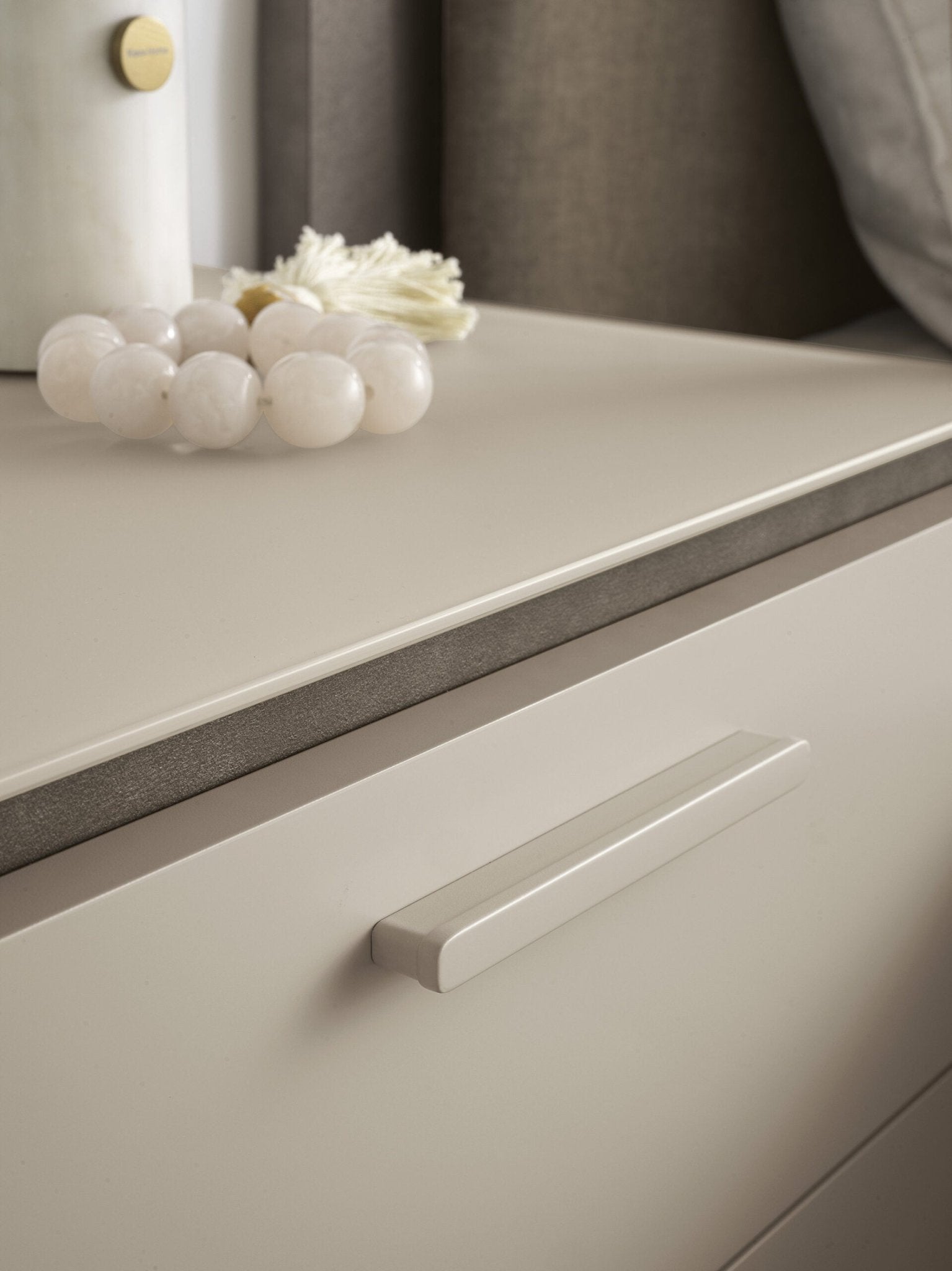 WŁOSKA KOMODA 3 SZUFLADOWA PERLA 135 CM / ARREDOCLASSIC