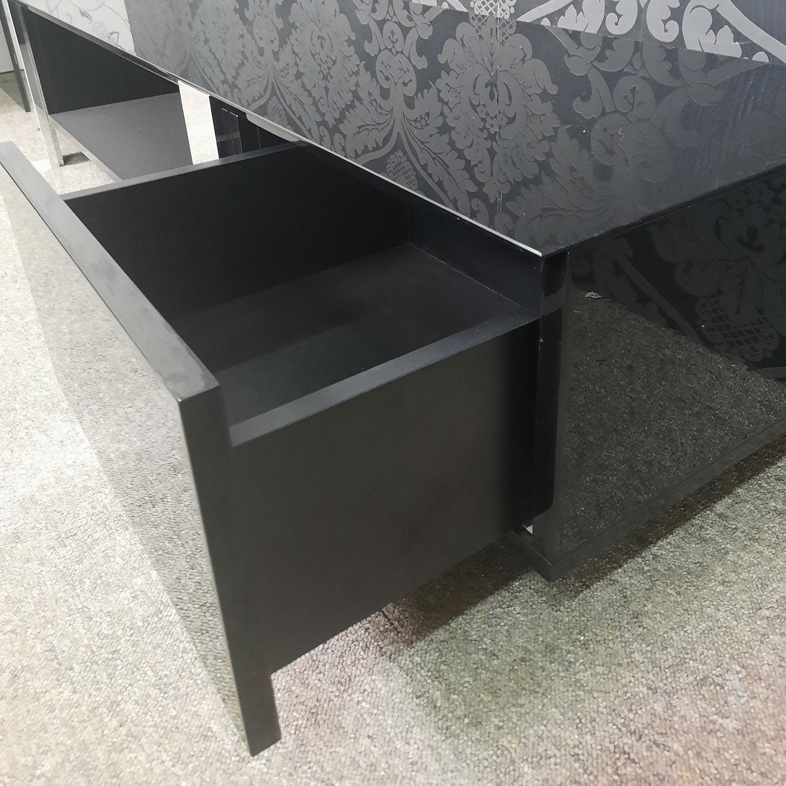 RTV CROMO CL02 (2 drzwi, wnęka z półk?
)