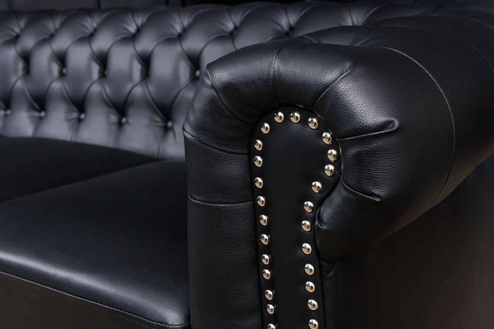 SOFA CHESTERFIELD 3 OSOBOWA IMITACJA SKÓRY CZARNA / 41447 / INVICTA INTERIOR