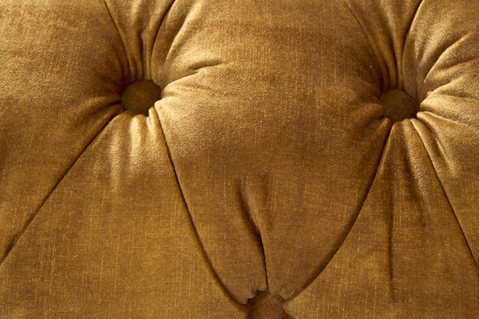 SOFA CHESTERFIELD PARIS MUSZTARDOWY AKSAMIT / 41249 / INVICTA INTERIOR