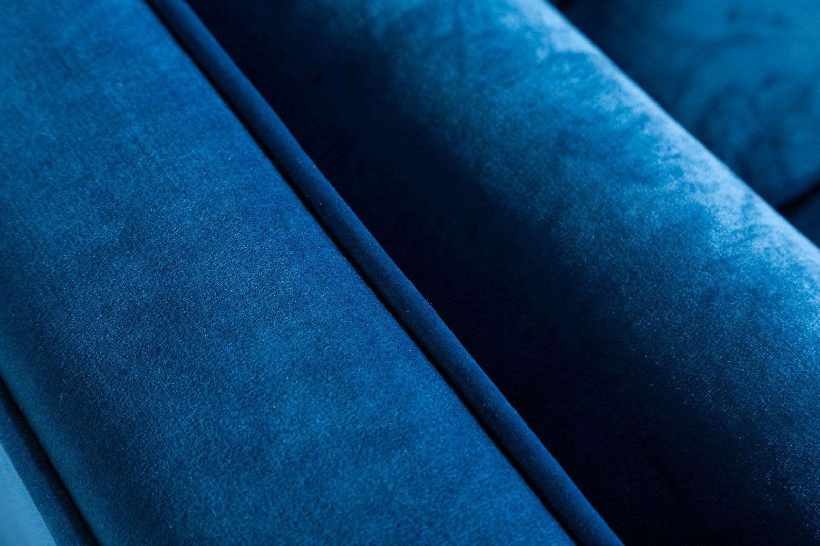 SOFA COZY VELVET morski / 39844 / INVICTA INTERIOR